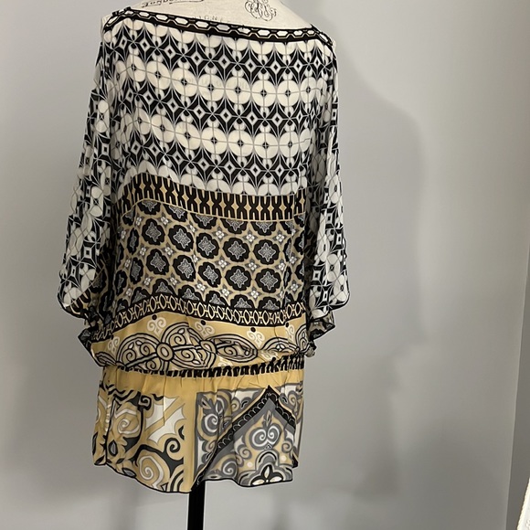 Hale Bob Black Gold Gray Off White Pattern Cold Shoulder Bejeweled V Neck SS Top - Picture 5 of 7